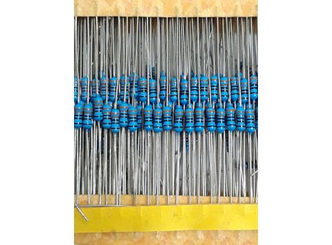 Điện Trở 3K3 1/4W 1% - DIP